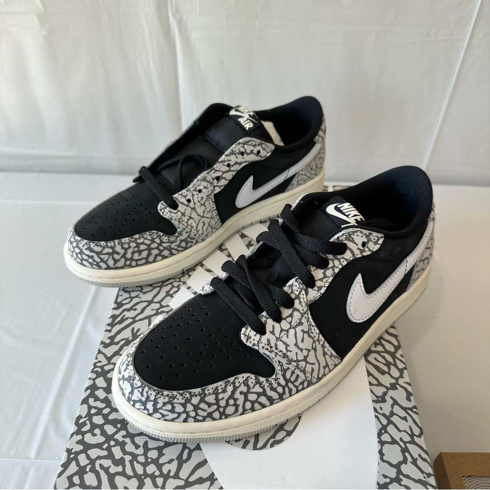 Wmns Air Jordan 1 Retro Low OG
'Black Cement'